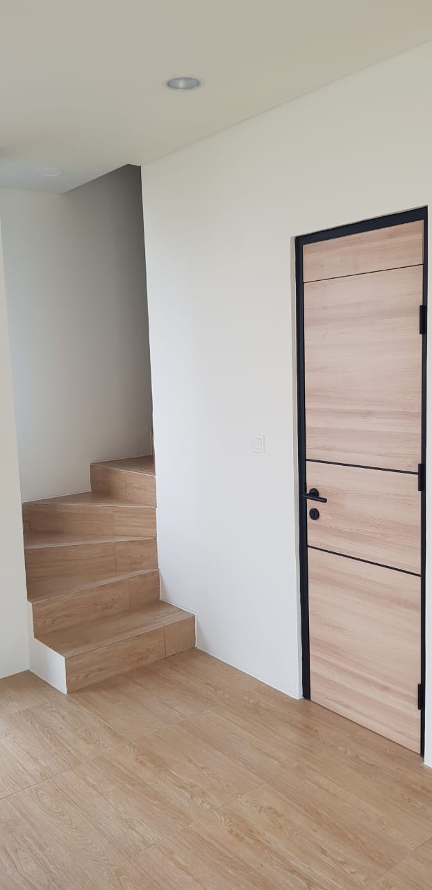 Rumah Disewakan di Cluster Uptown Lippo Cikarang